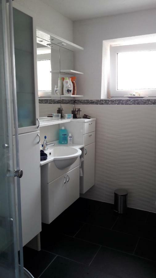 Wohnung Fuer Monteure Und Messebauer Algermissen エクステリア 写真